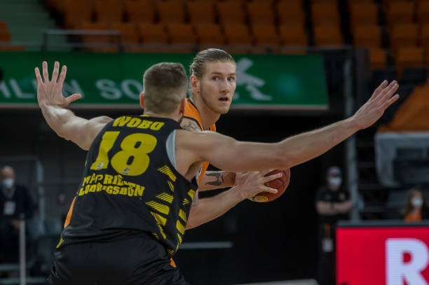 点和巴塞罗 点和巴塞罗